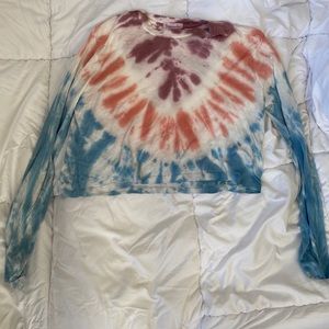 Long sleeve tie dye crop top